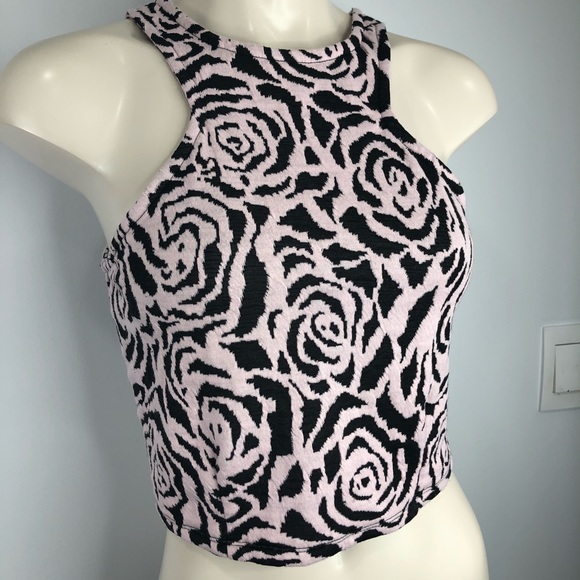 Wet Seal Tops - WET SEAL floral BOLD Print cropped shirt S